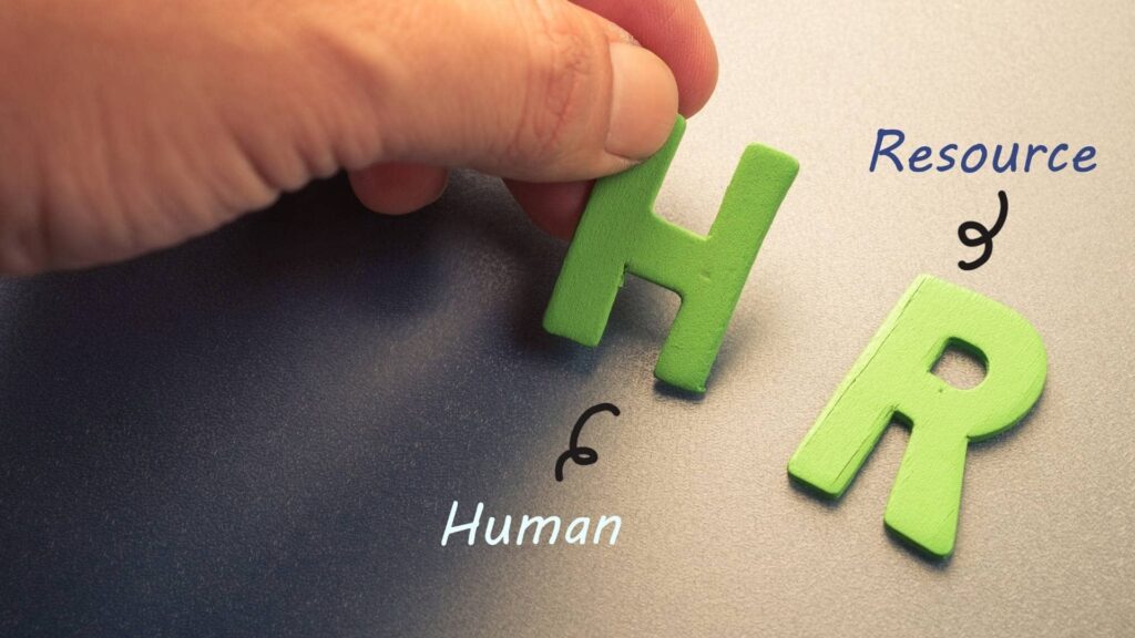 Team aziendale che lavora con un consulente HR per costruire la funzione risorse umane